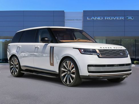 Used 2023 Land Rover Range Rover SV AWD/4WD image 3