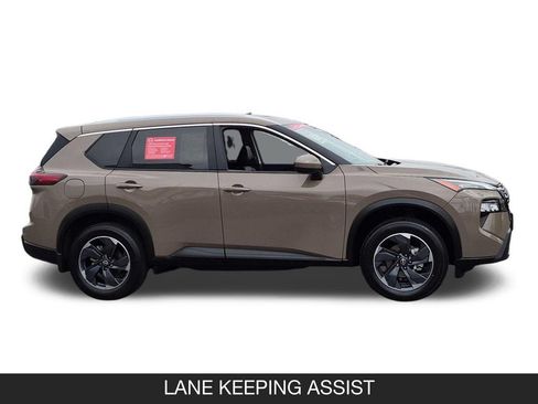 Certified 2024 Nissan Rogue SV w/ SV Premium Package FWD image 6