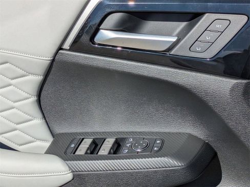 New 2025 Mitsubishi Outlander SEL image 16