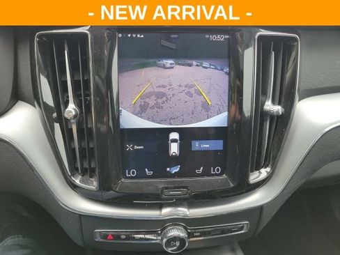 Used 2018 Volvo XC60 T5 Momentum AWD/4WD image 10