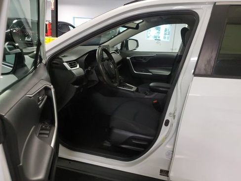 Used 2021 Toyota RAV4 LE FWD image 10