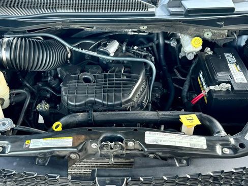 Used 2011 Dodge Grand Caravan Mainstreet image 21