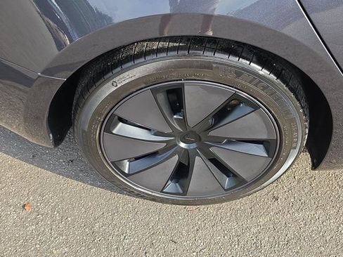 Used 2025 Tesla Model 3 Long Range RWD image 9