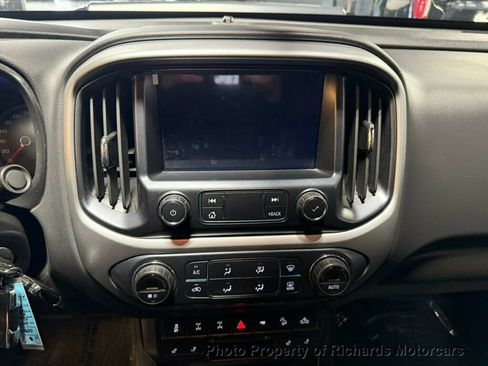 Used 2021 Chevrolet Colorado ZR2 w/ ZR2 Midnight Special Edition AWD/4WD image 16