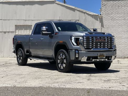 New 2026 GMC Sierra 2500 Denali w/ Denali Reserve Package AWD/4WD image 1