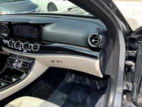 Used 2019 Mercedes-Benz E 300 image 17
