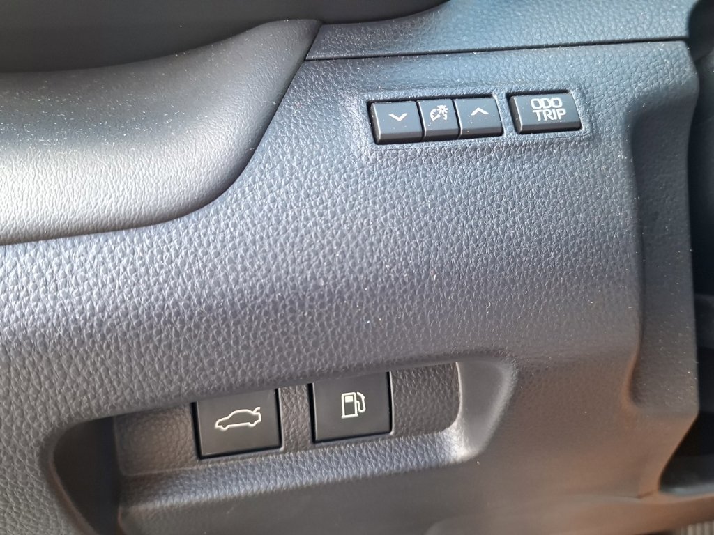 Used 2026 Toyota Crown AWD/4WD image 17