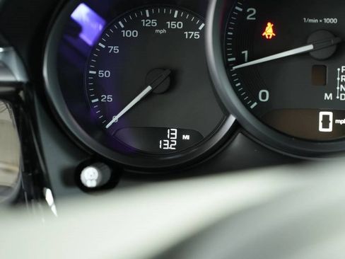 New 2025 Porsche Macan image 15