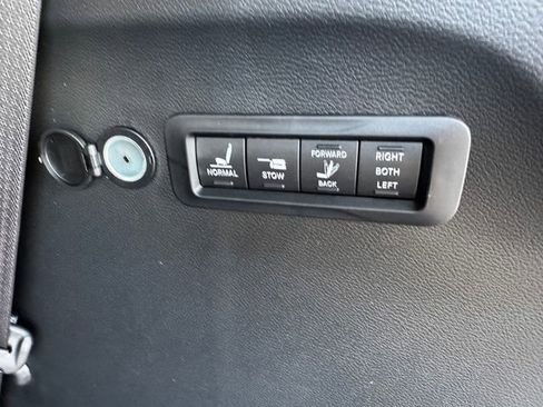 New 2026 Chrysler Pacifica Pinnacle image 20