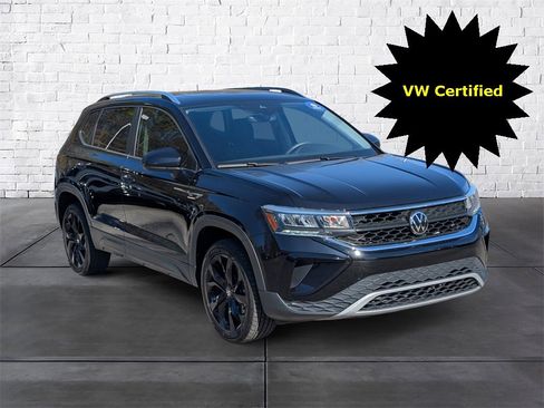 Certified 2023 Volkswagen Taos SE w/ Panoramic Sunroof Package image 2