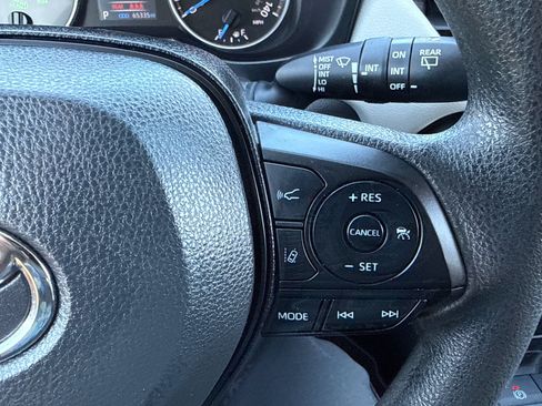 Used 2022 Toyota RAV4 XLE w/ Convenience Package AWD/4WD image 25