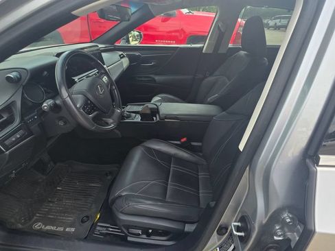 Used 2022 Lexus ES 350 Ultra Luxury w/ Accessory Package 2 FWD image 8