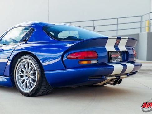Used 1997 Dodge Viper GTS RWD image 40