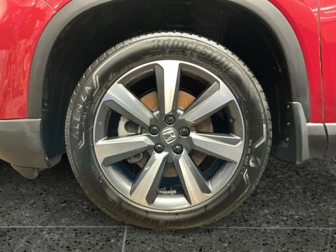 Used 2025 Honda Pilot Touring image 14
