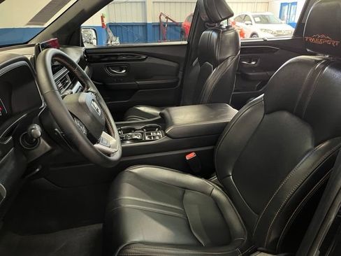 Used 2024 Honda Pilot TrailSport image 21