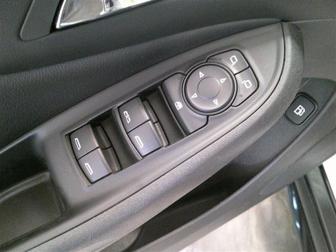 Used 2018 Chevrolet Volt LT w/ LT Driver Confidence Package image 29