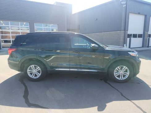 Used 2024 Ford Explorer XLT w/ Equipment Group 202A AWD/4WD image 4