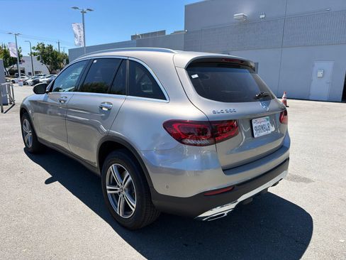 Used 2021 Mercedes-Benz GLC 300 4MATIC image 4