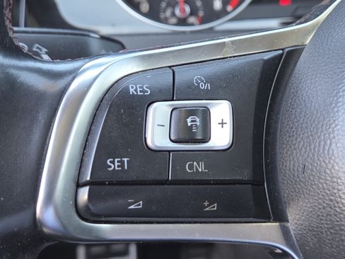 Used 2018 Volkswagen GTI Autobahn FWD image 33