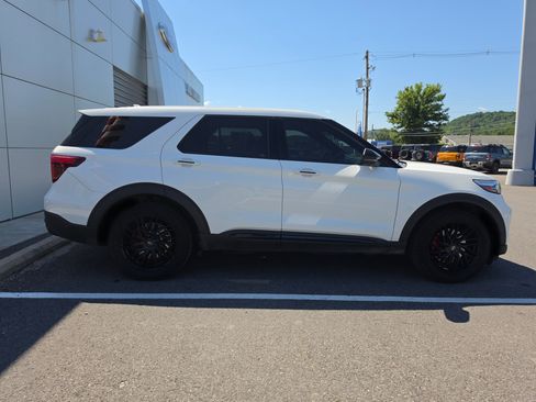 Used 2021 Ford Explorer ST w/ Equipment Group 401A AWD/4WD image 2