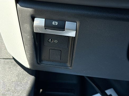 Used 2020 Land Rover Defender 110 HSE image 35