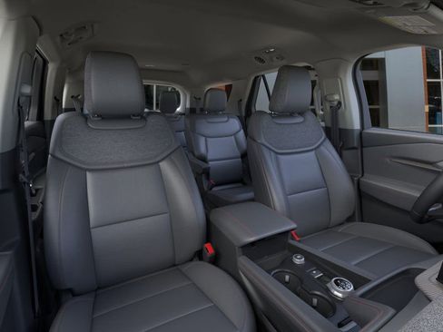 New 2025 Ford Explorer Active w/ Active Comfort Package image 10
