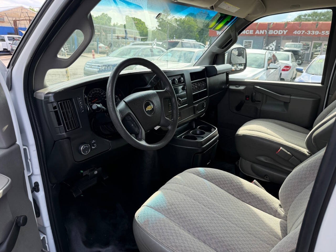 Used 2017 Chevrolet Express 3500 RWD image 10