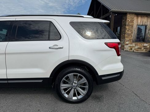 Used 2018 Ford Explorer Limited w/ Equipment Group 301A AWD/4WD image 41