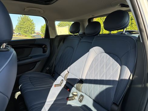 Used 2023 MINI Cooper Countryman S w/ Signature Upholstery Package FWD image 8