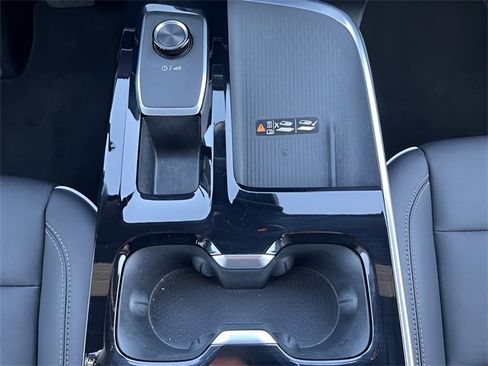 Used 2025 Buick Enclave Preferred image 30