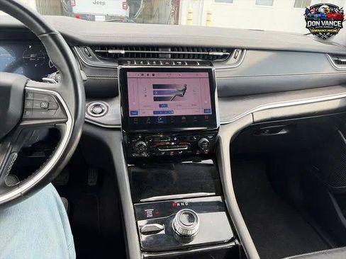 Certified 2022 Jeep Grand Cherokee Limited AWD/4WD image 17