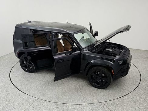 New 2026 Land Rover Defender 110 X-Dynamic SE AWD/4WD image 38