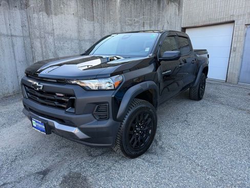Used 2024 Chevrolet Colorado Trail Boss w/ Advanced Trailering Package AWD/4WD image 1