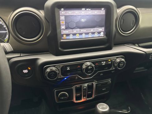 Used 2023 Jeep Wrangler Unlimited AWD/4WD image 63