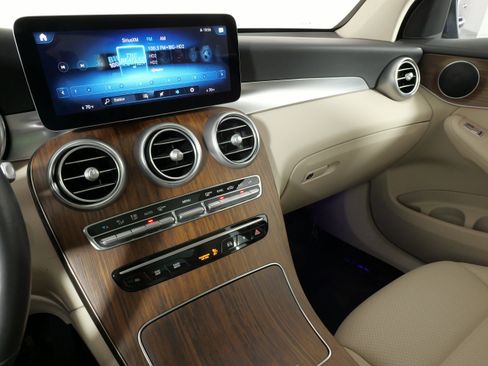Used 2022 Mercedes-Benz GLC 300 4MATIC image 45
