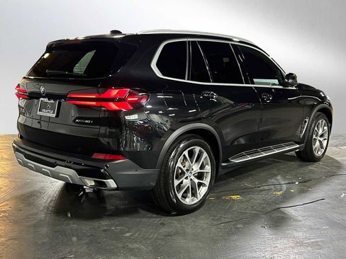 Used 2024 BMW X5 xDrive40i AWD/4WD image 3