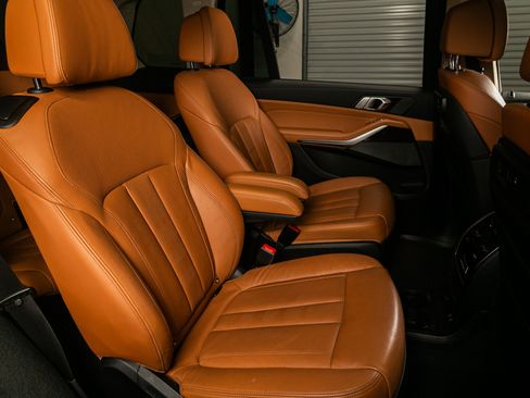 Used 2020 BMW X7 xDrive40i w/ Premium Package image 25