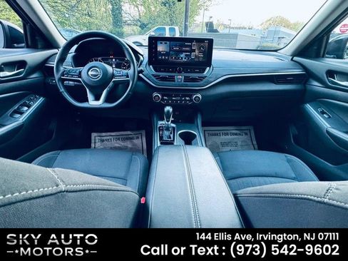 Used 2025 Nissan Altima 2.5 SV w/ SV Premium Package FWD image 8