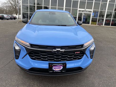 Used 2024 Chevrolet Trax RS w/ Driver Confidence Package image 11