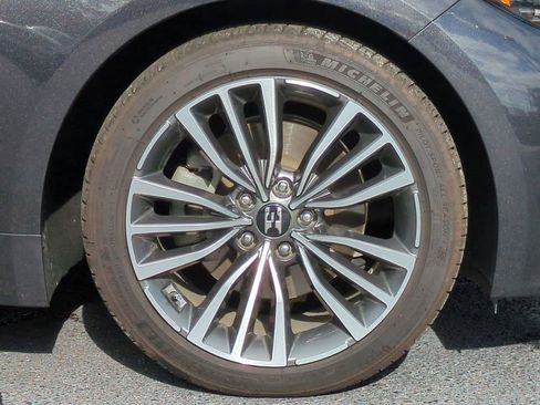 Used 2019 Kia Stinger Premium image 11