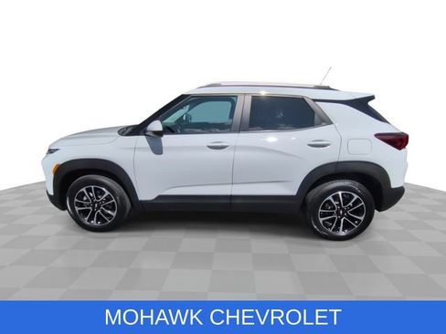 Used 2025 Chevrolet TrailBlazer LT w/ Convenience Package AWD/4WD image 6