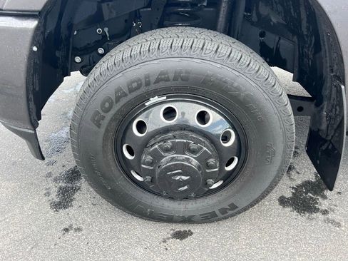 Used 2025 RAM 3500 Laramie AWD/4WD image 16