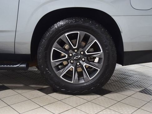 Used 2024 Chevrolet Suburban Z71 w/ Off-Road Capability Package AWD/4WD image 27
