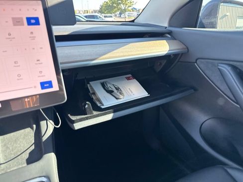 Used 2022 Tesla Model Y Performance AWD/4WD image 24