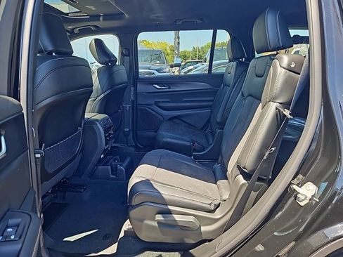 New 2024 Jeep Grand Cherokee L Altitude image 8