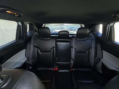 Used 2025 Jeep Compass Limited AWD/4WD image 39