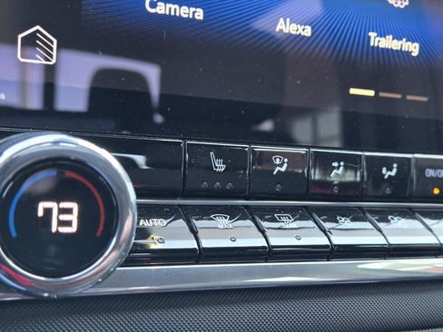 Used 2024 Chevrolet Colorado Z71 w/ Z71 Convenience Package 2 image 27