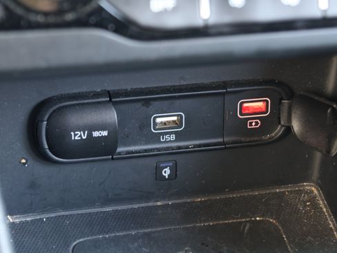 Used 2021 Kia Niro EX Premium FWD image 26