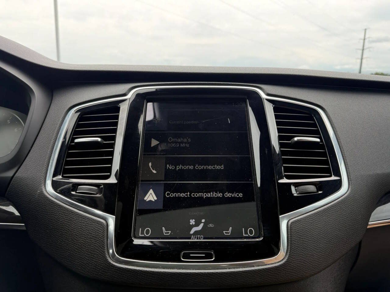 Used 2018 Volvo XC90 T6 Momentum w/ Convenience Package AWD/4WD image 8