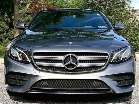 Used 2017 Mercedes-Benz E 300 4MATIC image 9